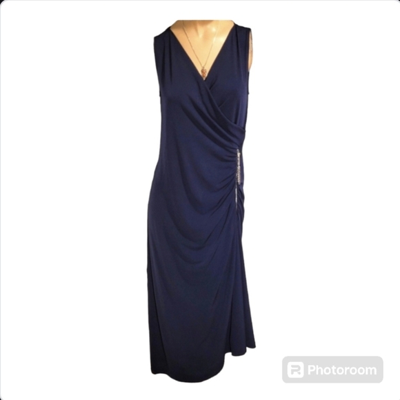 Chico Vneck Sleeveless Side Zipper Decal Dress in Black - Picture 1 of 5